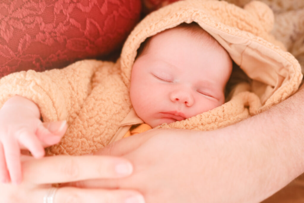 photographe-naissance-nouveau-né-ceyrat